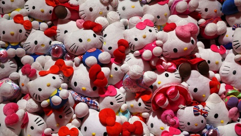 Hello Kitty hóa ra không phải là một con mèo- Ảnh 1. Nhân vật Hello Kitty - cô mèo không đuôi có màu hồng đáng yêu trở nên quen thuộc với nhiều thế hệ khán giả suốt nửa thế kỷ qua.