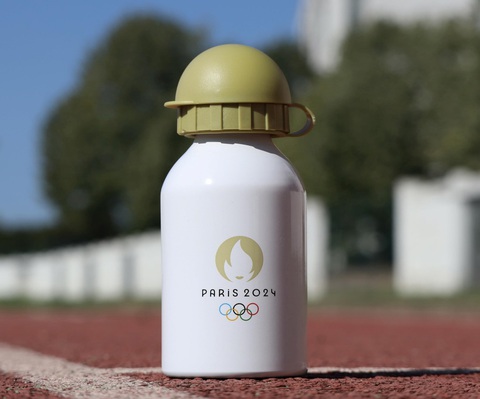 Pháp thu hồi chai đựng nước phiên bản Olympic dành cho trẻ em- Ảnh 1. Pháp thu hồi chai đựng nước phiên bản Olympic dành cho trẻ em- Ảnh 1.