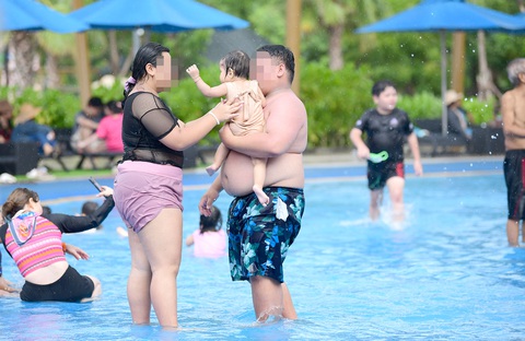 Phụ nữ béo phì sẽ tăng nguy cơ mắc các bệnh phụ khoa và sản khoa - Ảnh: QUANG ĐỊNH Phụ nữ béo phì tăng nguy cơ mắc bệnh phụ khoa và sản khoa- Ảnh 1.