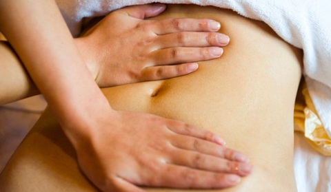 Động tác xoa bóp, massage tốt cho người nhiễm vi khuẩn HP dạ dày- Ảnh 2. Ngoài việc tuân thủ điều trị theo phác đồ dùng thuốc, việc duy trì tập luyện thể chất, áp dụng các phương pháp dưỡng sinh cũng góp phần hỗ trợ quá trình điều trị vi khuẩn HP - Ảnh minh họa
