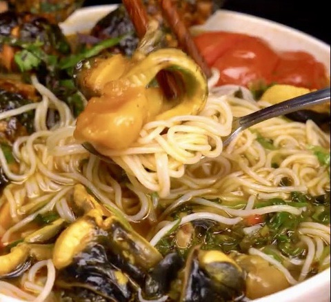 Bún ốc, thức quà dân dã của người Hà Nội- Ảnh 2. Bún ốc, thức quà dân dã của người Hà Nội- Ảnh 2.