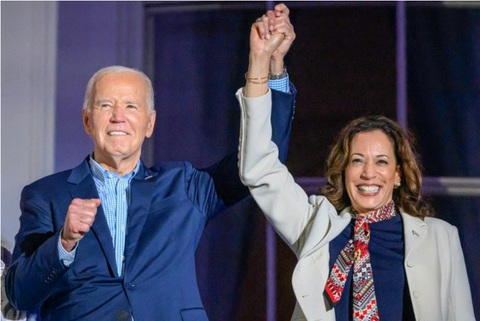 Ông Joe Biden nhường suất vào nhà Trắng cho bà bà Kamala Harris - Ảnh: Getty Images Ông Joe Biden nhường suất vào Nhà Trắng cho bà Kamala Harris - Ảnh: GETTY IMAGES
