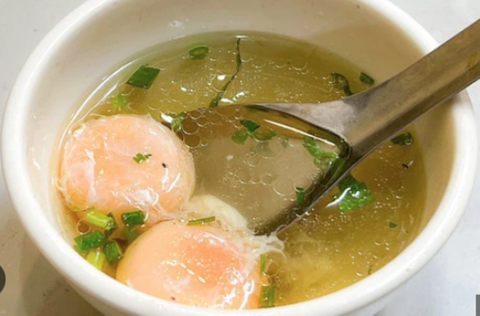 Bất ngờ cách chế biến món ăn - bài thuốc trứng gà trị huyết áp, tim mạch- Ảnh 2. Trứng gà là một món ăn - bài thuốc phòng chữa huyết áp, tim mạch - Ảnh minh họa