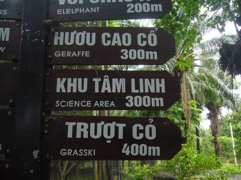 Ảnh vui 23-7: Đường vào nhà em 'tốn' 900.000 đồng- Ảnh 7. Đừng tưởng tui không biết tiếng Anh là muốn viết gì viết!