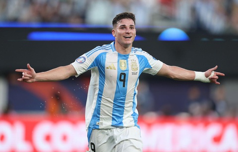Dự đoán tỉ số bóng đá Olympic: Argentina thắng sát nút Morocco- Ảnh 1. Julian Alvarez là ngôi sao sáng giá của tuyển Olympic Argentina - Ảnh: GETTY
