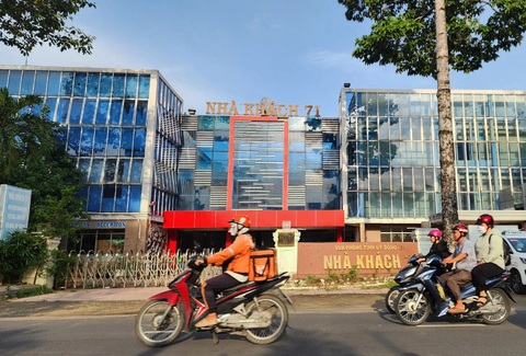 Vì sao nhiều khu đất vàng ở Đồng Nai chưa bán đấu giá được?- Ảnh 1. Nhà khách 71 trên đường Hà Huy Giáp, TP Biên Hòa là một trong những khu đất vàng được đưa ra đấu giá - Ảnh: H.MI