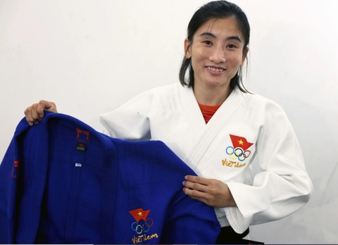 Hoàng Thị Tình và cái duyên với judo- Ảnh 4. Hoàng Thị Tình và bộ võ phục thi đấu tại Olympic - Ảnh: PHẠM HỮU HẠNH