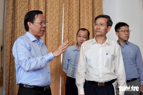 Chủ tịch Phan Văn Mãi kiểm tra công tác chuẩn bị lễ tang Tổng bí thư Nguyễn Phú Trọng- Ảnh 1. Chủ tịch UBND TP.HCM Phan Văn Mãi rà soát công tác chuẩn bị Quốc tang Tổng bí thư Nguyễn Phú Trọng - Ảnh: HỮU HẠNH