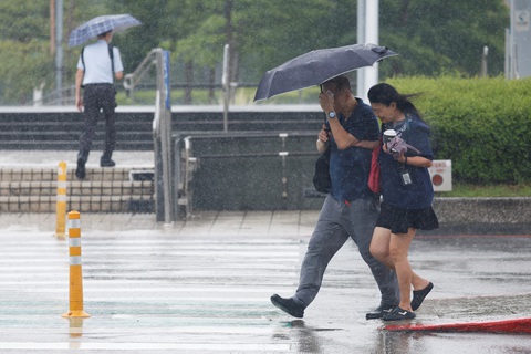 Siêu bão Gaemi sắp đổ bộ gây mưa lớn ở Đài Loan, ngày 24-7 - Ảnh: REUTERS Đài Loan căng mình chờ siêu bão Gaemi, Trung Quốc cảnh báo mức cao nhất- Ảnh 1.