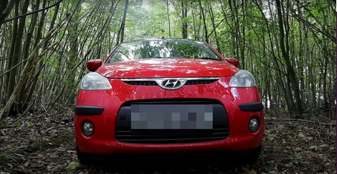 Biến Hyundai i10 thành nhà di động, chủ xe cao 1m83 khen: 'Rất thoải mái'- Ảnh 5. Dù chỉ là một chiếc xe cao tầm 1,5m, Andrew cho biết một người cao 1m83 như anh vẫn sống khá thoải mái - Ảnh: Kent Survival