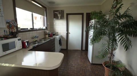 Được chủ tặng ngôi nhà đã thuê 22 năm- Ảnh 2. Ngôi nhà có hai phòng ngủ ở St Albans, phía tây bắc Melbourne.
