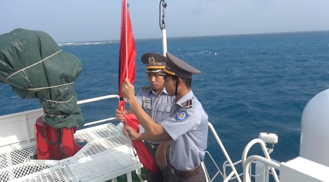Xúc động hình ảnh Trường Sa treo cờ rủ hướng về đất liền tưởng nhớ Tổng Bí thư Nguyễn Phú Trọng- Ảnh 8. Xúc động hình ảnh Trường Sa treo cờ rủ hướng về đất liền tưởng nhớ Tổng Bí thư Nguyễn Phú Trọng- Ảnh 8.