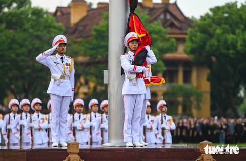 Lễ thượng cờ rủ Quốc tang Tổng Bí thư Nguyễn Phú Trọng- Ảnh 2. Lễ thượng cờ rủ Quốc tang Tổng Bí thư Nguyễn Phú Trọng- Ảnh 2.