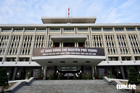Lễ viếng Tổng Bí thư Nguyễn Phú Trọng tại Hội trường Thống Nhất: Nhớ nhà lãnh đạo đức độ, tài năng- Ảnh 6. Lễ viếng Tổng Bí thư Nguyễn Phú Trọng tại Hội trường Thống Nhất: Nhớ nhà lãnh đạo đức độ, tài năng- Ảnh 6.