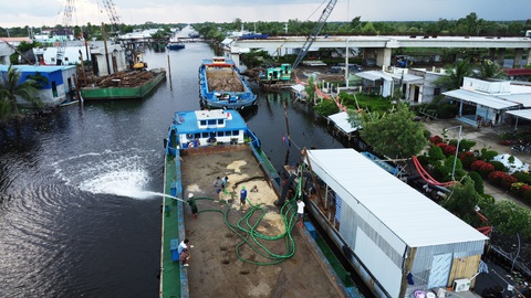 Toàn cảnh cao tốc Cần Thơ - Cà Mau đang thành hình- Ảnh 4. Toàn cảnh cao tốc Cần Thơ - Cà Mau đang thành hình- Ảnh 4.
