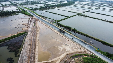 Toàn cảnh cao tốc Cần Thơ - Cà Mau đang thành hình- Ảnh 3. Toàn cảnh cao tốc Cần Thơ - Cà Mau đang thành hình- Ảnh 3.