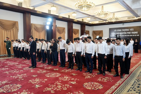 Đoàn Ban Tuyên giáo Thành ủy TP.HCM - Ảnh: HỮU HẠNH Lễ viếng Tổng Bí thư Nguyễn Phú Trọng tại Hội trường Thống Nhất: Nhớ nhà lãnh đạo đức độ, tài năng- Ảnh 33.