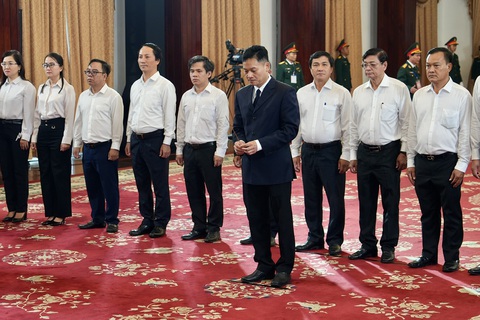 Đoàn Ban Tuyên giáo Trung ương cơ quan thường trực khu vực miền Nam - Ảnh: HỮU HẠNH Lễ viếng Tổng Bí thư Nguyễn Phú Trọng tại Hội trường Thống Nhất: Nhớ nhà lãnh đạo đức độ, tài năng- Ảnh 31.