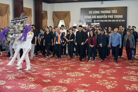 Đoàn nhân dân TP.HCM - Ảnh: HỮU HẠNH Lễ viếng Tổng Bí thư Nguyễn Phú Trọng tại Hội trường Thống Nhất: Nhớ nhà lãnh đạo đức độ, tài năng- Ảnh 34.