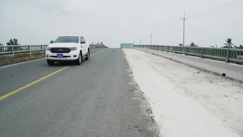 Toàn cảnh cao tốc Cần Thơ - Cà Mau đang thành hình- Ảnh 6. Toàn cảnh cao tốc Cần Thơ - Cà Mau đang thành hình- Ảnh 6.