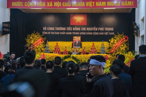 Người dân xếp hàng dài viếng Tổng Bí thư Nguyễn Phú Trọng ở Lại Đà- Ảnh 24. Người dân xếp hàng dài viếng Tổng Bí thư Nguyễn Phú Trọng ở Lại Đà- Ảnh 24.