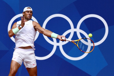 Nadal có thể bỏ đấu đơn nam Olympic Paris 2024- Ảnh 1. Nadal có khả năng không tham dự đơn nam quần vợt Olympic Paris 2024 - Ảnh: REUTERS