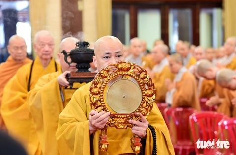 Lễ tưởng niệm Tổng bí thư Nguyễn Phú Trọng được Ban Trị sự Giáo hội Phật giáo Việt Nam TP.HCM tổ chức theo nghi thức Phật giáo - Ảnh: DUYÊN PHAN Lễ tưởng niệm Tổng Bí thư Nguyễn Phú Trọng được Ban Trị sự Giáo hội Phật giáo Việt Nam TP.HCM tổ chức theo nghi thức Phật giáo - Ảnh: DUYÊN PHAN