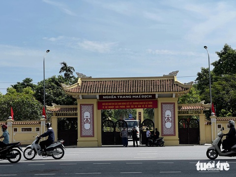 Nghĩa trang Mai Dịch Nghĩa trang Mai Dịch sáng 26-7 - Ảnh: NAM TRẦN