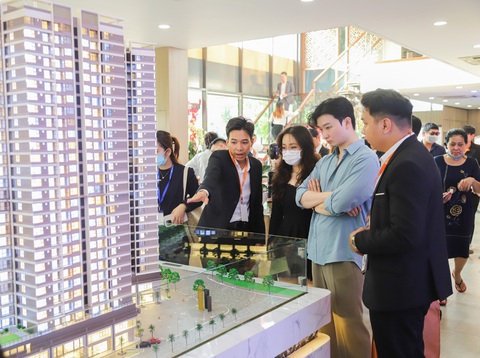 Người trẻ nắm bắt cơ hội mua nhà- Ảnh 1. Người trẻ nắm bắt cơ hội mua nhà- Ảnh 1.