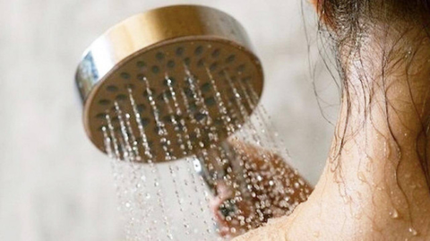 Tắm gội tưởng đơn giản nhưng chớ Tắm gội không đúng cách có thể gây ra tác động xấu đến sức khỏe nên cần chú ý - Ảnh minh họa