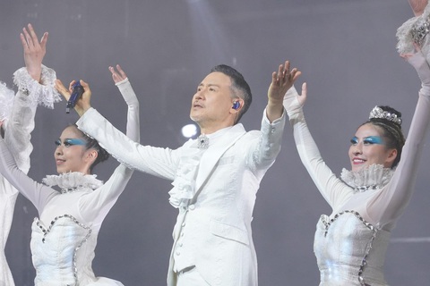 Trương Học Hữu xin lỗi, hủy bỏ toàn bộ các đêm diễn- Ảnh 2. Trương Học Hữu xin lỗi, hủy bỏ toàn bộ các đêm diễn- Ảnh 2.