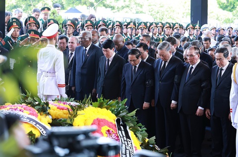 Các đồng chí lãnh đạo, nguyên lãnh đạo Đảng, Nhà nước, đại biểu trong nước và quốc tế mặc niệm Tổng Bí thư Nguyễn Phú Trọng. Ảnh: TTXVN Các đồng chí lãnh đạo, nguyên lãnh đạo Đảng, Nhà nước, đại biểu trong nước và quốc tế mặc niệm Tổng Bí thư Nguyễn Phú Trọng - Ảnh: TTXVN