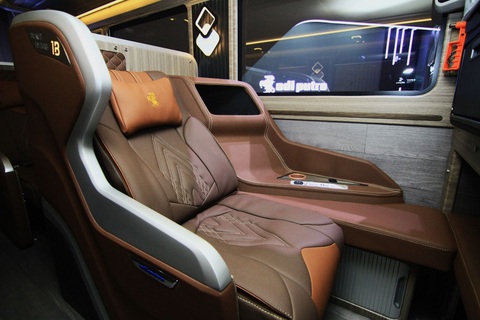 Xe buýt sang như Mercedes-Benz: Có ghế thương gia, ADAS, riêng khung gầm đã tốn 3 tỉ- Ảnh 4. Xe buýt sang như Mercedes-Benz: Có ghế thương gia, ADAS, riêng khung gầm đã tốn 3 tỉ- Ảnh 4.