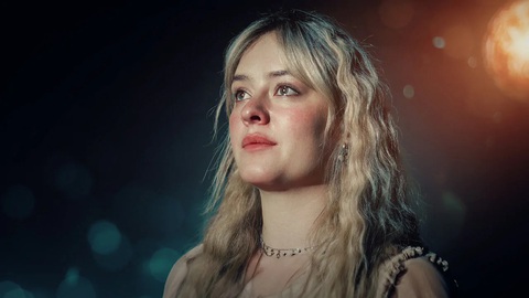Agnes nhận ra giá trị của mình và không còn muốn trở thành bản sao của bất kỳ ai - Ảnh: Netflix Bức chân dung phức tạp tuổi mới lớn trong A part of you- Ảnh 3.