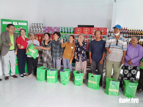 Ra mắt ngân hàng thực phẩm hỗ trợ người yếu thế tại Vĩnh Long- Ảnh 1. Ra mắt ngân hàng thực phẩm hỗ trợ người yếu thế tại Vĩnh Long- Ảnh 1.