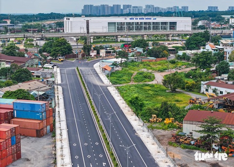 Con đường đẹp bậc nhất Dĩ An nối bến xe Miền Đông TP.HCM- Ảnh 1. Con đường đẹp bậc nhất Dĩ An nối bến xe Miền Đông TP.HCM- Ảnh 1.