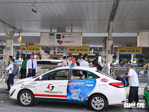 Taxi Ánh Dương giảm lời do 'hỗ trợ anh em tài xế và đối tác'- Ảnh 1. Taxi Ánh Dương giảm lời do 'hỗ trợ anh em tài xế và đối tác'- Ảnh 1.