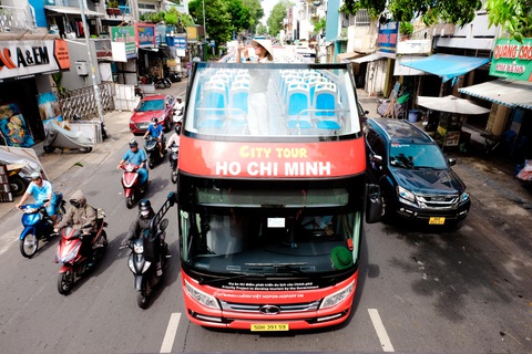 Tổng giám đốc xe buýt 2 tầng lý giải việc không muốn doanh nghiệp khác tham gia thí điểm- Ảnh 1. Xe buýt hai tầng của Công ty TNHH Ảnh Việt Hop On - Hop Off Việt Nam - Ảnh: PHƯƠNG NHI