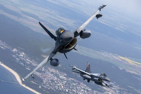 Những kỳ vọng và thách thức của Ukraine khi nhận tiêm kích F-16- Ảnh 1. Chiến đấu cơ F-16 - Ảnh: MILITARY TIMES