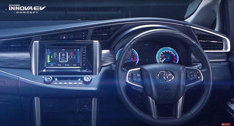 Toyota Innova điện lộ diện tại triển lãm rất gần Việt Nam, sắp mở bán trong khu vực- Ảnh 3. Nội thất tham khảo Innova EV khá phổ thông ở thời điểm hé lộ lần đầu vào năm 2022 - Ảnh cắt từ video, nguồn: Toyota