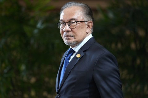 Thủ tướng Malaysia Anwar Ibrahim - Ảnh: AFP Malaysia nộp đơn xin gia nhập nhóm BRICS của Nga, Trung Quốc- Ảnh 1.