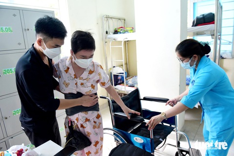 Vợ chồng trẻ cùng vượt qua nghịch cảnh- Ảnh 2. Vợ chồng trẻ cùng vượt qua nghịch cảnh- Ảnh 2.