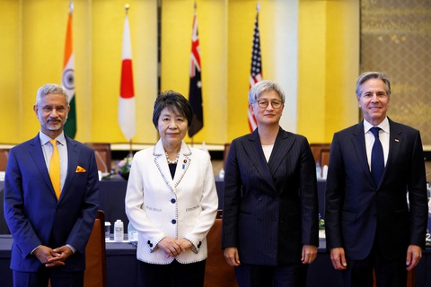 Ngoại trưởng Ấn Độ, Nhật Bản, Úc và Mỹ họp tại Tokyo ngày 29-7 - Ảnh: REUTERS Bộ tứ Mỹ - Nhật - Ấn - Úc lo ngại tình hình Biển Đông- Ảnh 1.