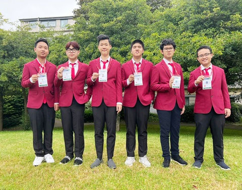 Thăng trầm 50 năm Việt Nam dự 'World Cup toán học'- Ảnh 1. Thăng trầm 50 năm Việt Nam dự 'World Cup toán học'- Ảnh 1.