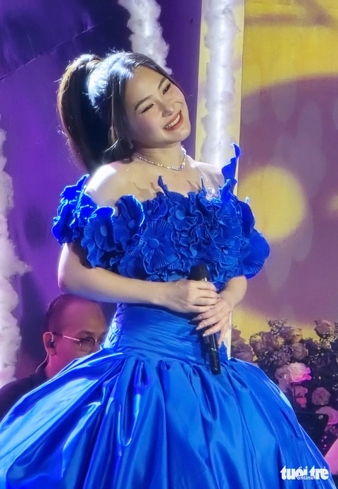 Hương Tràm hát khá nhiều show sau khi từ Mỹ về Việt Nam và tái xuất làng nhạc Việt - Ảnh: LÊ GIANG Hương Tràm một thời yếu đuối, không dám trở về vì sợ bão dông- Ảnh 2.