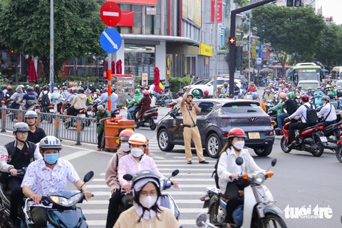 Hiện trạng ngã bảy Điện Biên Phủ, ngã sáu Nguyễn Tri Phương sẽ làm cầu vượt để xóa ùn tắc- Ảnh 5. Tại quận Gò Vấp, giao lộ Nguyễn Oanh - Phan Văn Trị được đề xuất xây dựng cầu vượt hai chiều theo hướng Nguyễn Oanh. Cầu có chiều dài 500m, rộng 2-4 làn xe - Ảnh: TIẾN QUỐC