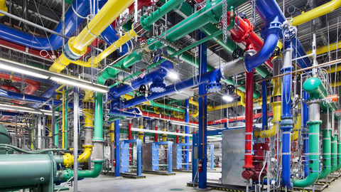 AI: Đầu tư nhiều nhưng chưa thấy lãi- Ảnh 1. Một trung tâm dữ liệu của Google tại thành phố The Dalles, bang Oregon, Mỹ - Ảnh: Google Handout/EPA