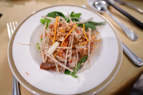 Phở chua Lạng Sơn - Ảnh: QUANG ĐỊNH YouTuber Nga Sumo chinh phục tô phở khổng lồ tại tiệc buffet phở 12 món- Ảnh 9.