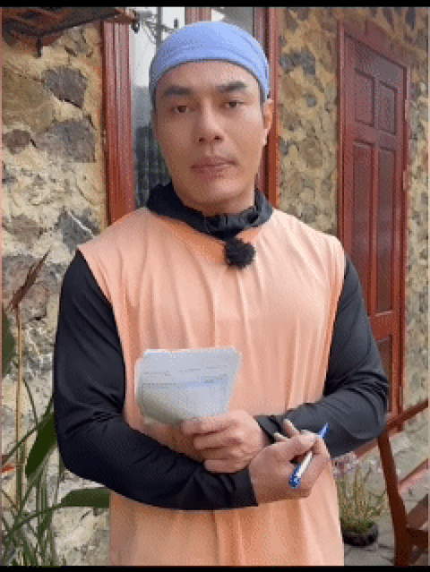 Nghề mới của Lê Dương Bảo Lâm ở '2 ngày 1 đêm'- Ảnh 4. Cây hài còn có màn giới thiệu dịch vụ