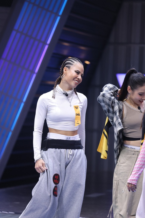 Hari Won trổ tài nhảy solo cực cháy ở show vũ đạo- Ảnh 5. Hari Won trổ tài nhảy solo cực cháy ở show vũ đạo- Ảnh 5.